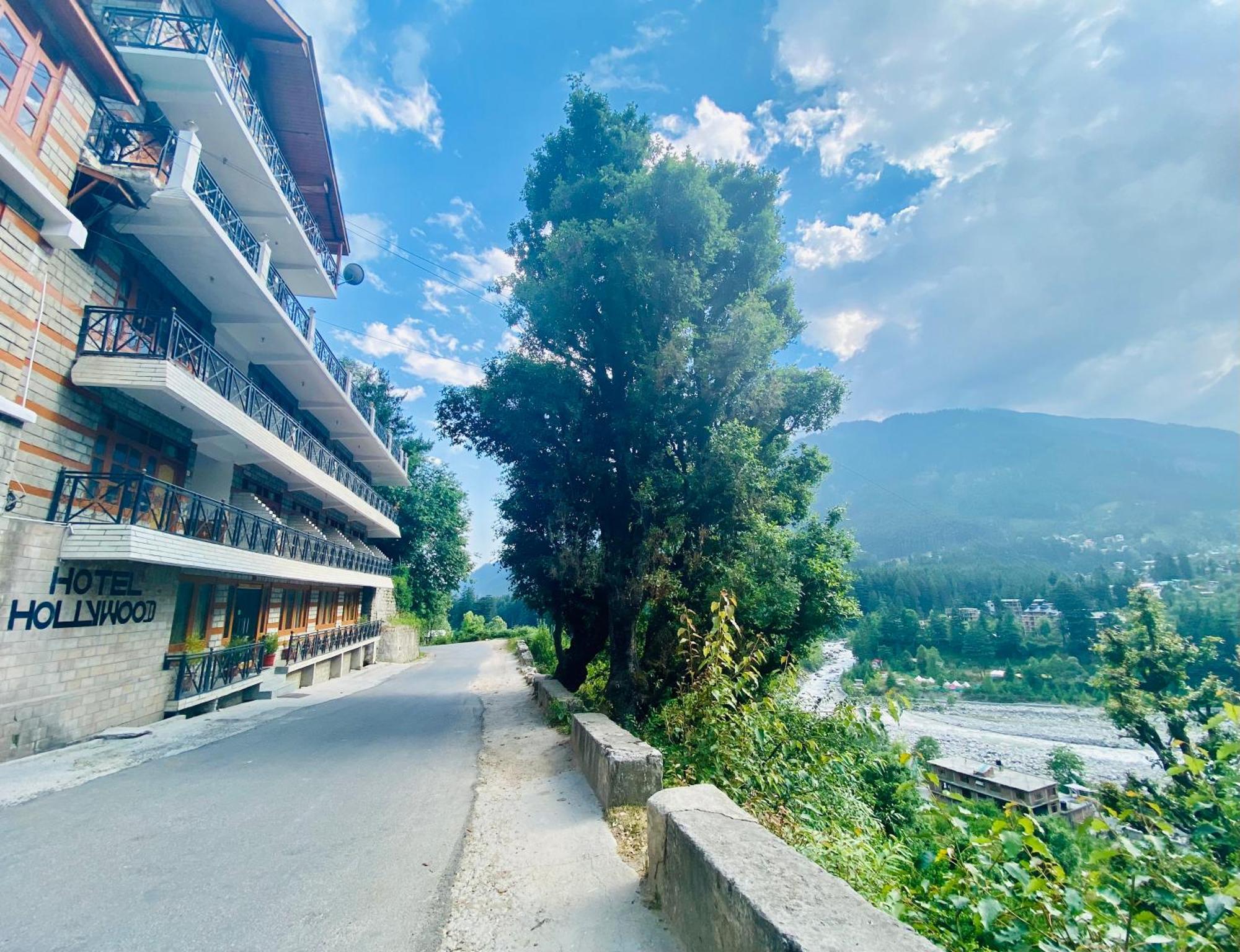 Snow Clad Riverview Hotel & Resort, Manali - Manali (Himachal Pradesh), Manali