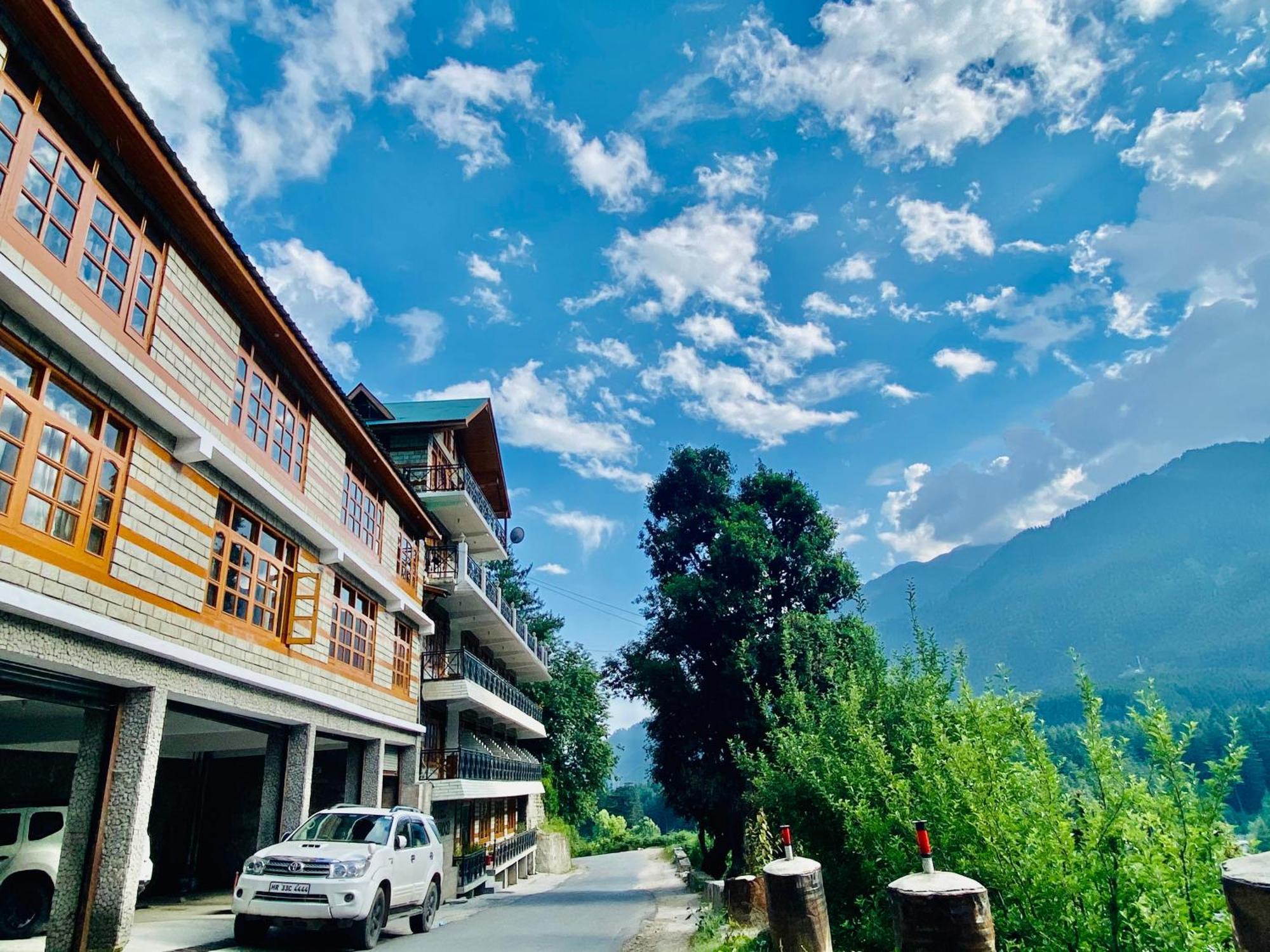 Snow Clad Riverview Hotel & Resort, Manali - Manali (Himachal Pradesh) — Photos 2